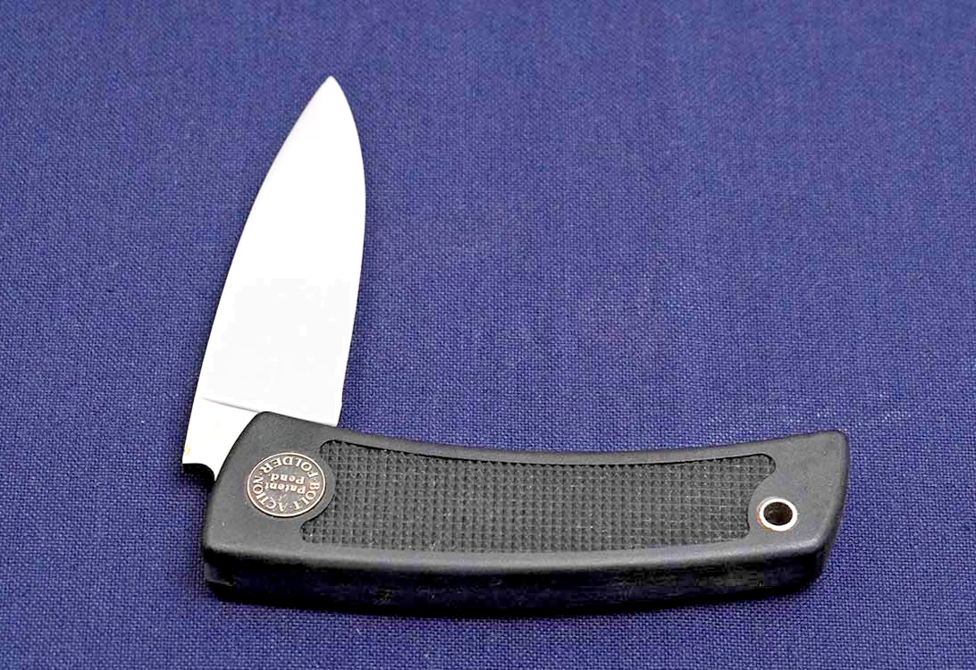 GERBER 7010 Bolt Action Utility Pocket Knife with BoxZytel with medal inlay