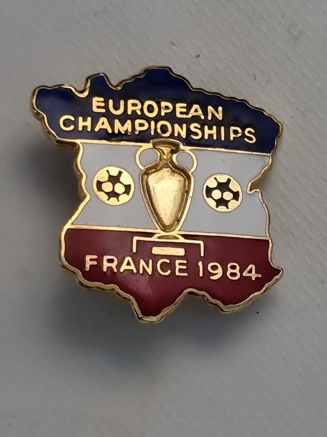 FRANCE FOOTBALL FEDERATION EURO 1984 RARE OLD Football Badge Badge Piedino