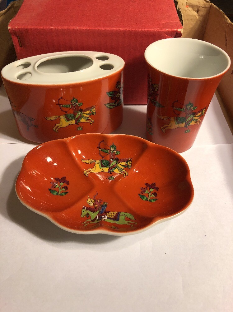 Vintage Seymour Mann China 3 Pc Bathroom Set “Persian Hunts Circa”1642. A