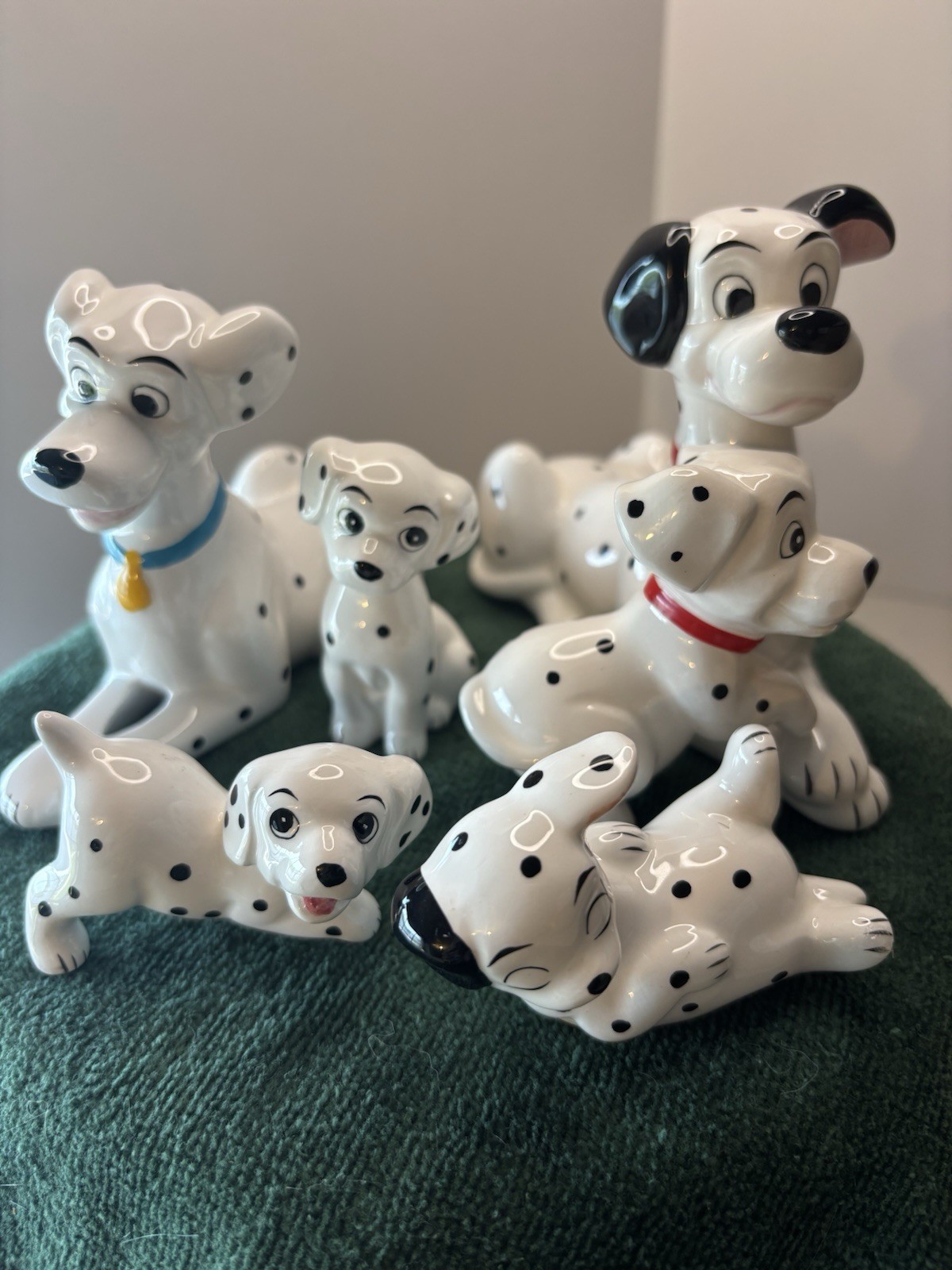 Walt Disney World 101 Dalmatians Vintage Ceramic Set- Pristine - 6 Figurines