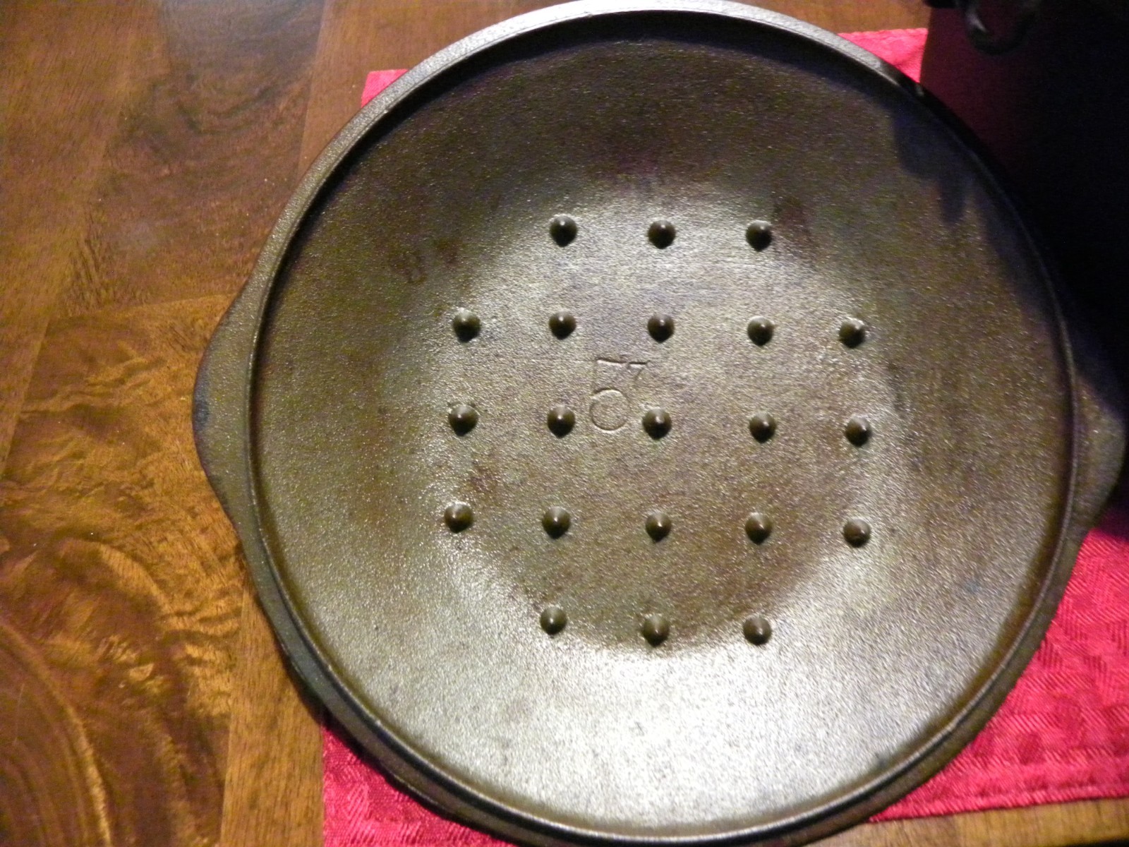 Vintage #5 with Small 7 Cast Iron Basting Lid