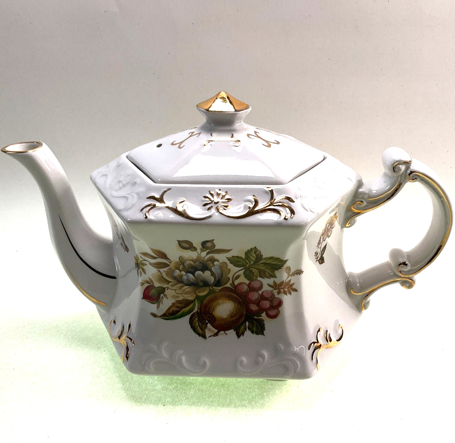Arthur Wood Ellgreave Botanical Teapot England 9 3/4