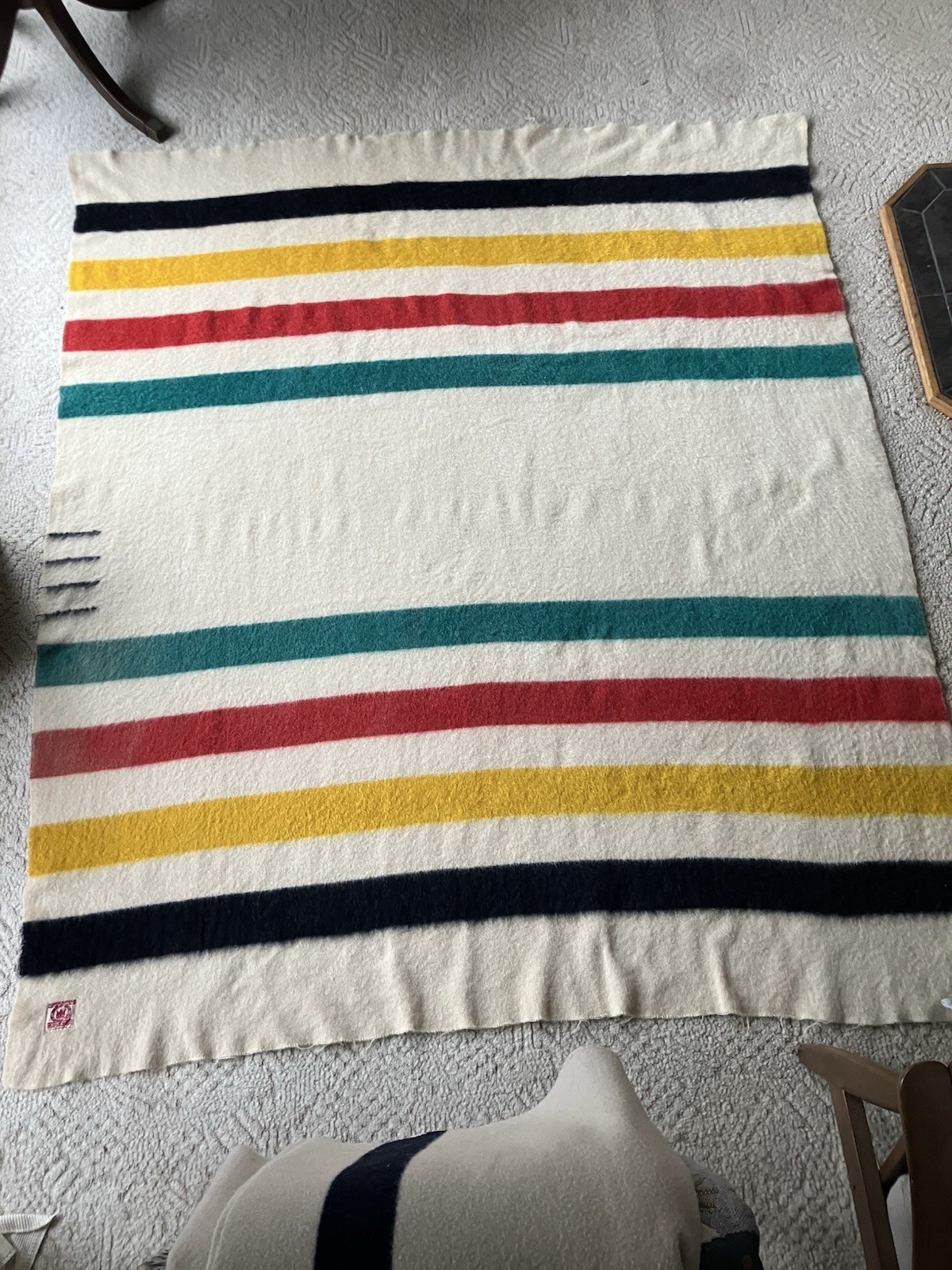 Red Label 4 Point Hudson’s Bay Blanket (83 x 70, 100% Wool) Red Label 4 Point Hudson’s Bay Blanket (83 x 70, 100% Wool)