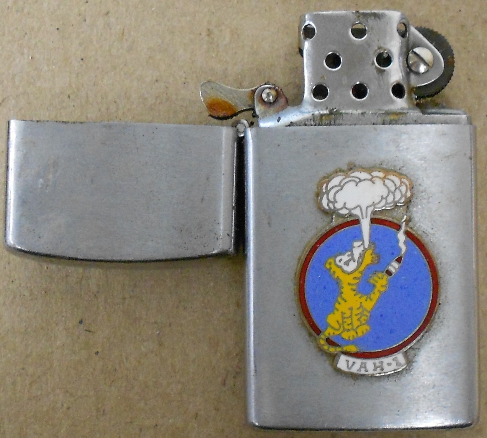 Vintage Konwal VAH-1 Smoking Tigers US Navy Refillable Lighter 0423-02M