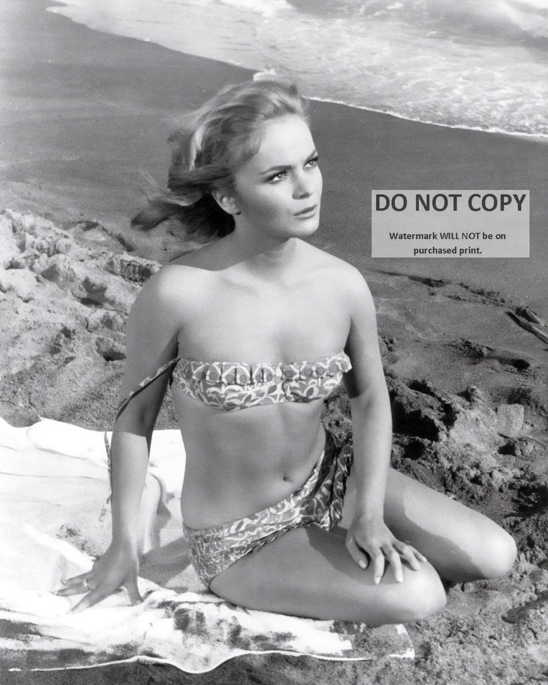 LETICIA ROMAN ITALIAN ACTRESS PIN UP - 8X10 PUBLICITY PHOTO (DD-851)