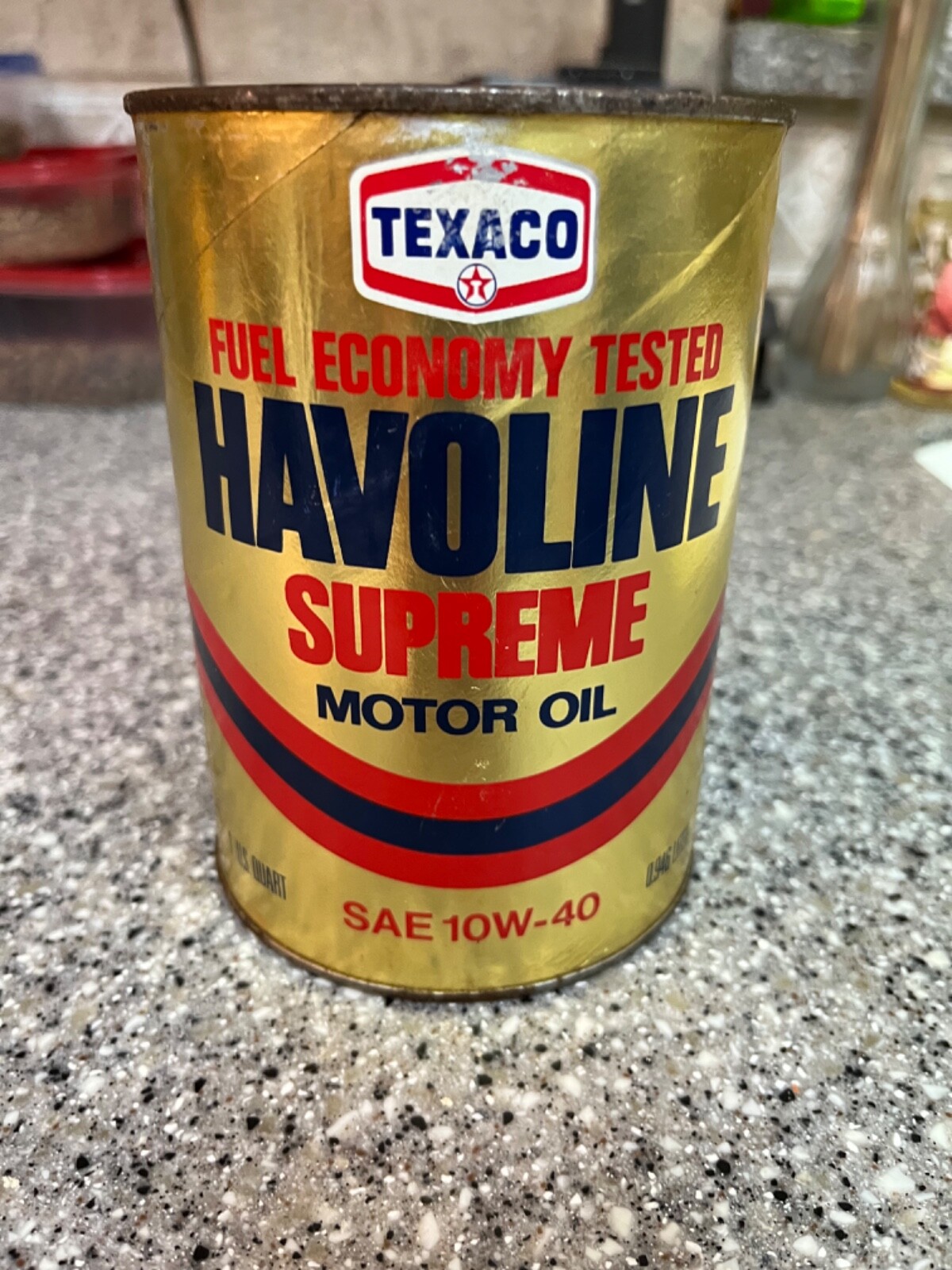 Texaco havoline motor oil can with oil