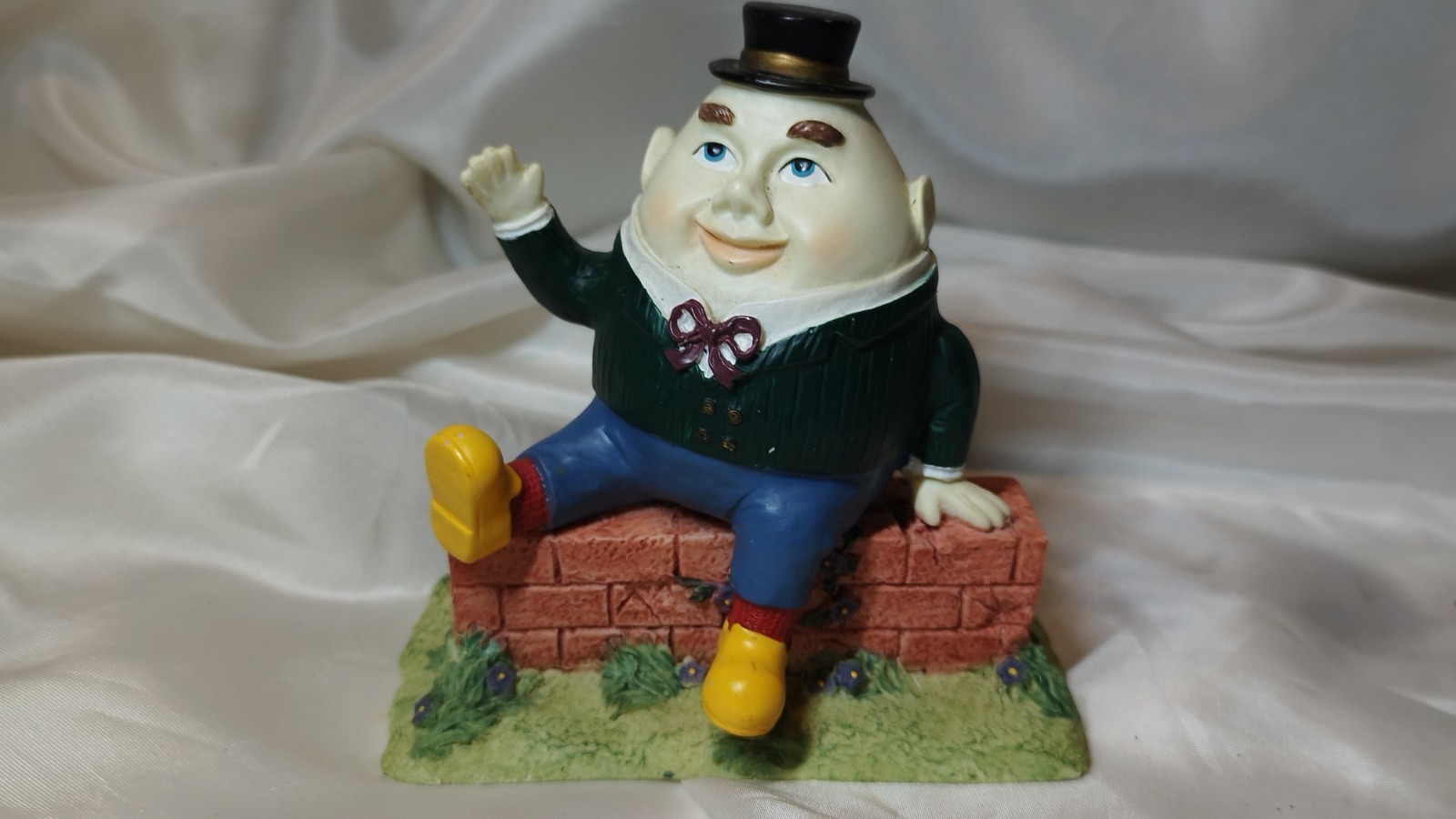 Vintage 1997 Dezine Mother Goose Humpty Dumpty Figurine Limited Edition #0216