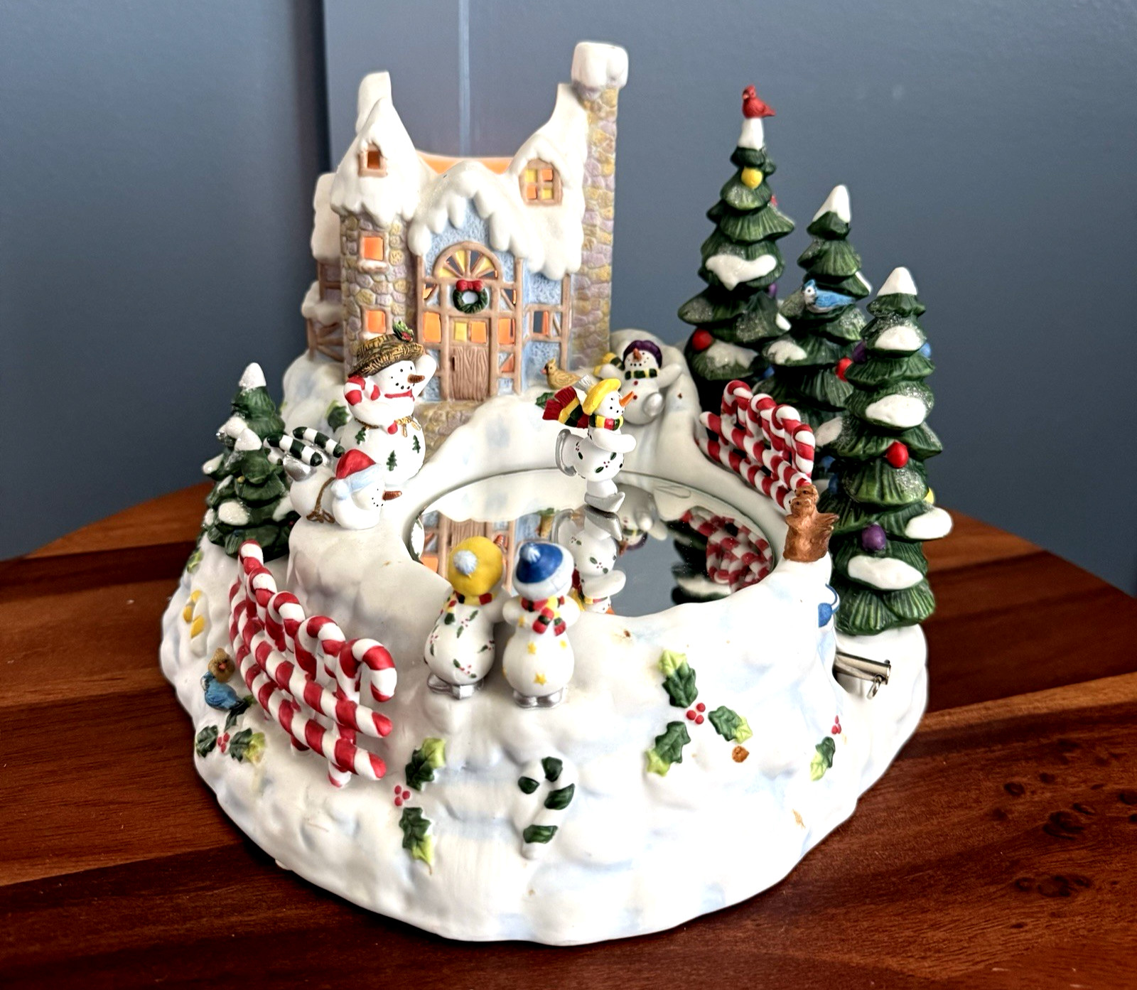 Vintage PartyLite Snowbell P7651 Musical Skating Snowman Christmas Village Candl