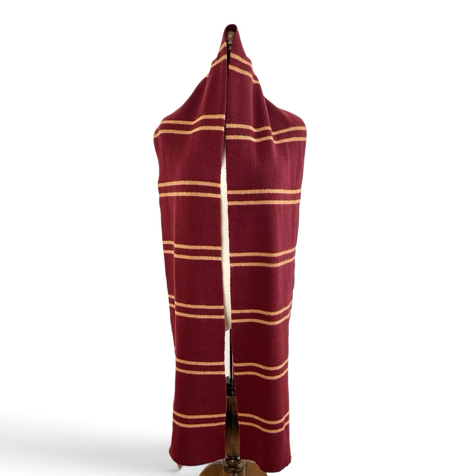 NWT Authentic Harry Potter Gryffindor Scarf Lochaven Scotland