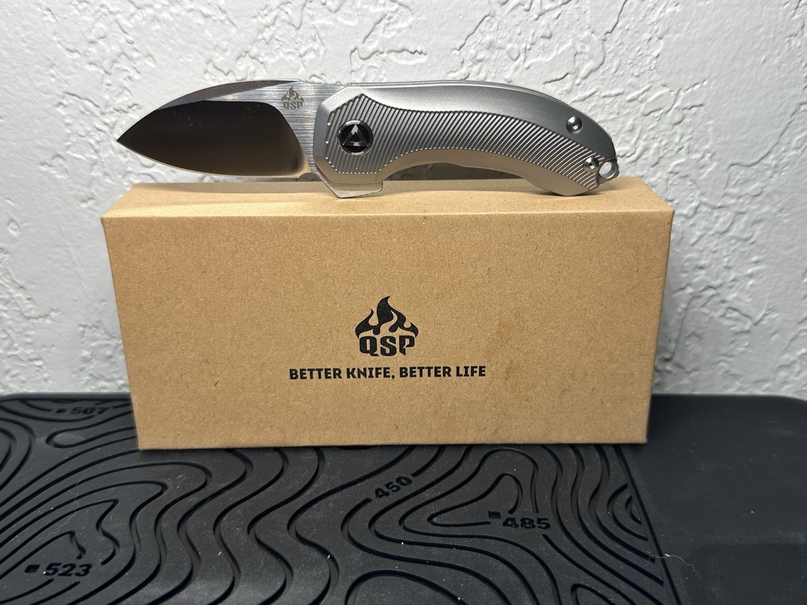 QSP Knife Hamster Folding Pocketknife S35VN Drop Point Titanium Frame Lock
