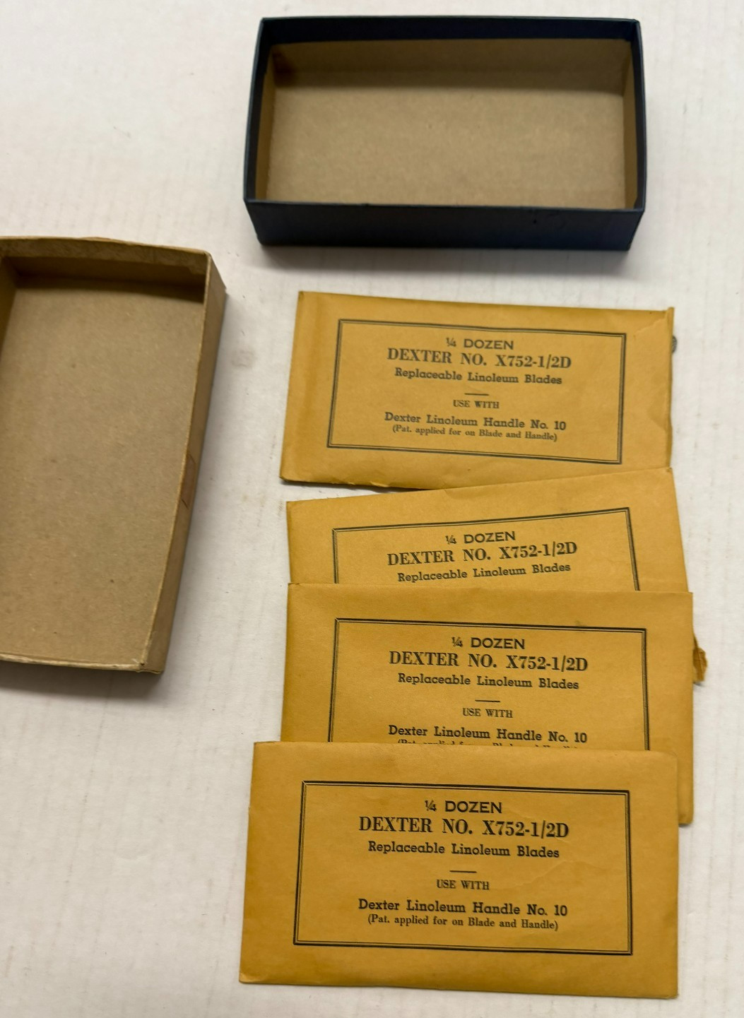 Lot of 4 Vintage Dexter No. X752-1/2D Replaceable Linoleum Blades Handle No.10 Lot of 4 Vintage Dexter No. X752-1/2D Replaceable Linoleum Blades Handle No.10