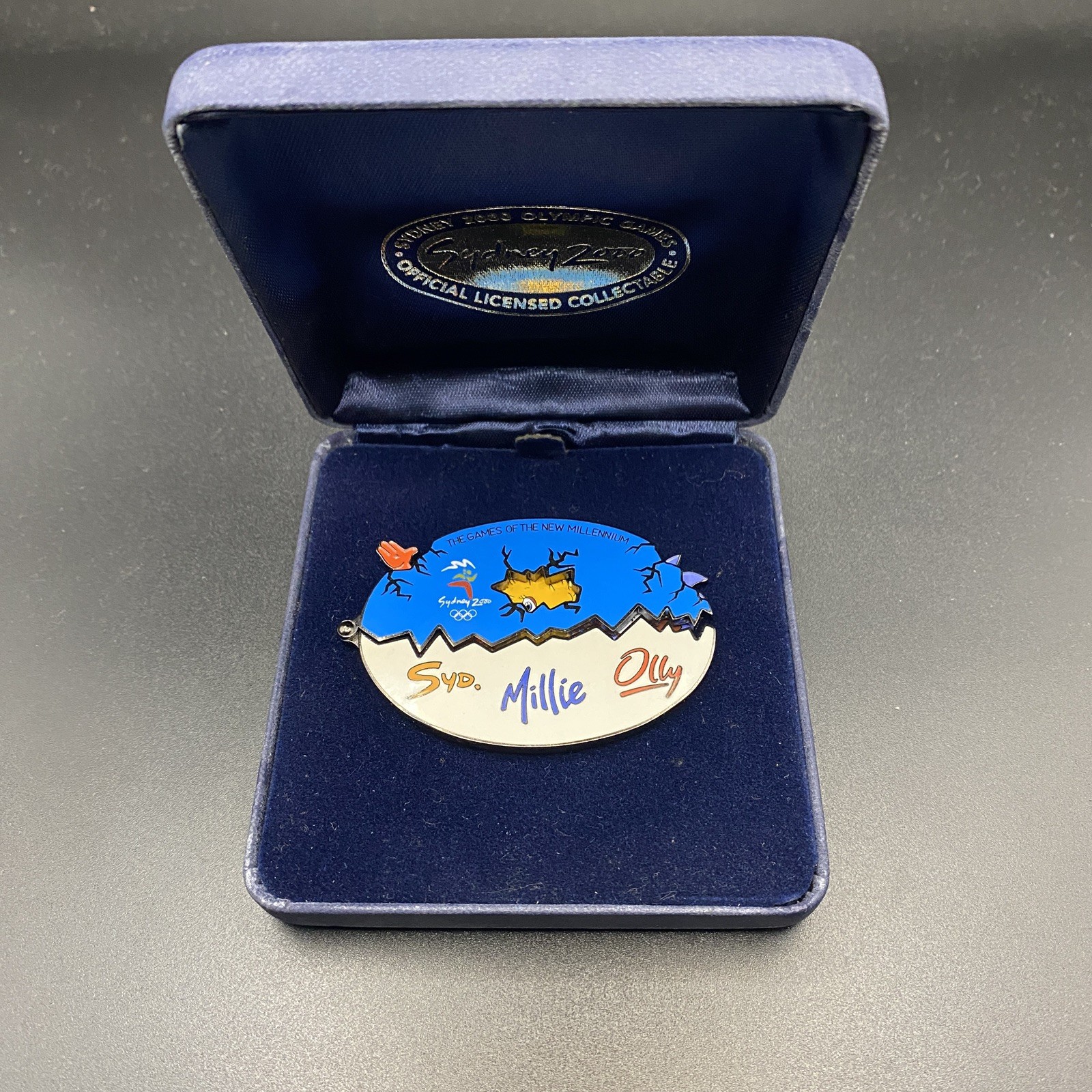 Vintage Sydney 2000 OLYMPIC GAMES - Cased Pin SYD MILLIE OLLY LTD Addition