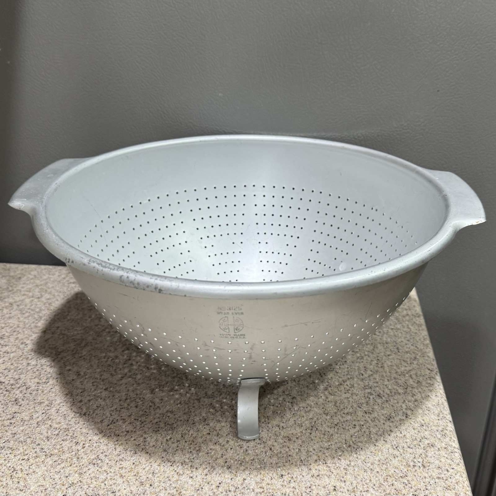 Vtg Wear-Ever #3125 Professional Aluminum Footed Strainer/Colander 11
