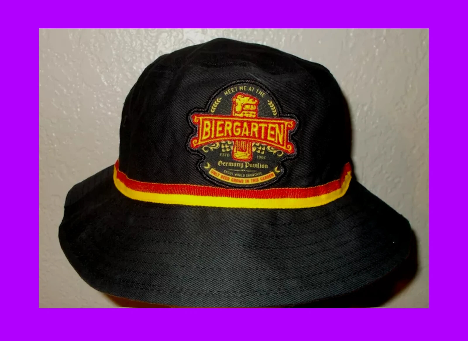 🌴 Disney Parks Meet Me at Biergarten Germany Pavilion Black Bucket Hat NEW