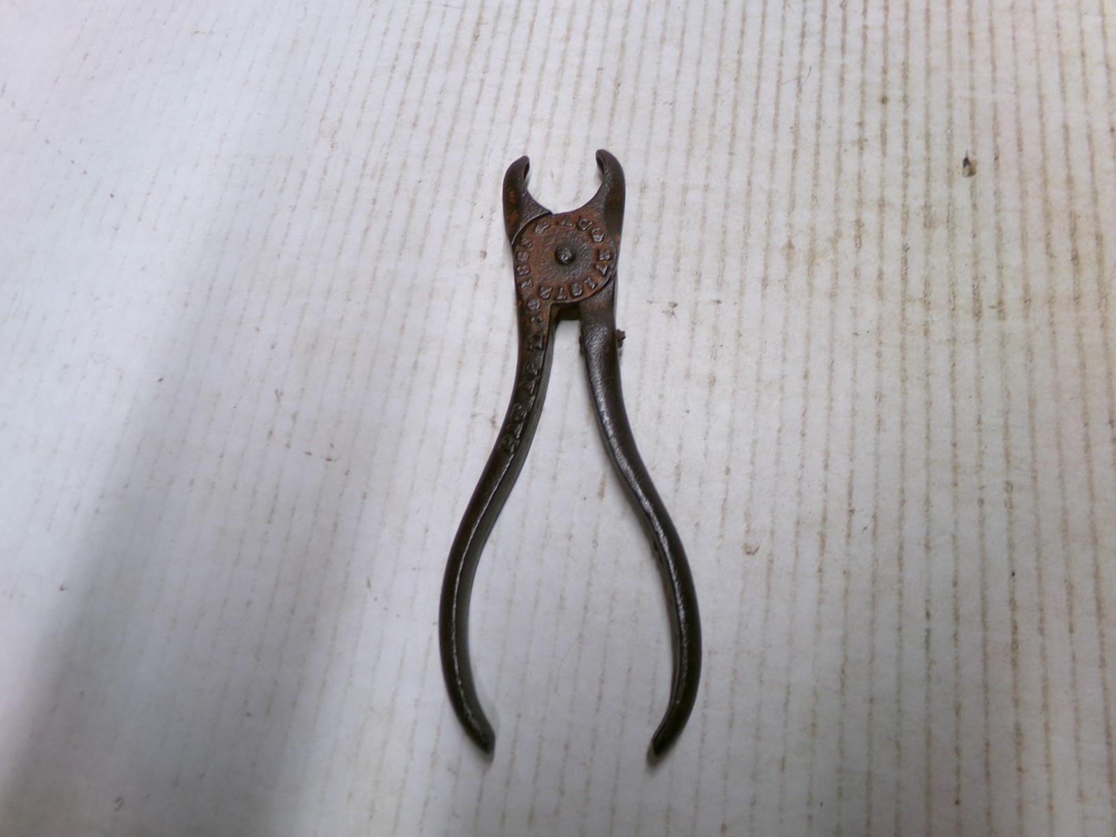 Vintage Antique Hills Hog Ringer Pliers Pat 1872