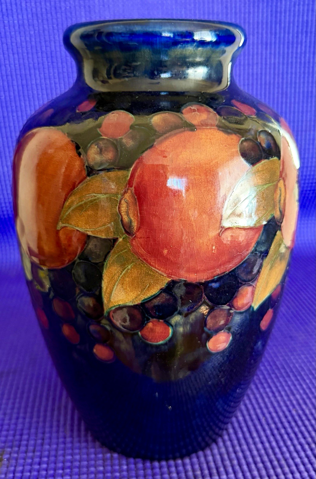 Moorcroft Pomegranate Vase 8.5\ Moorcroft Pomegranate Vase 8.5\