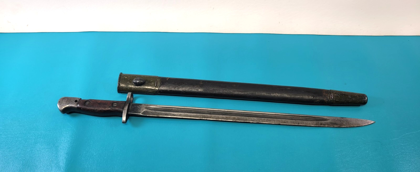 WWI British P 1907 VICKERS Bayonet & Scabbard + Regimental Marks TR2054