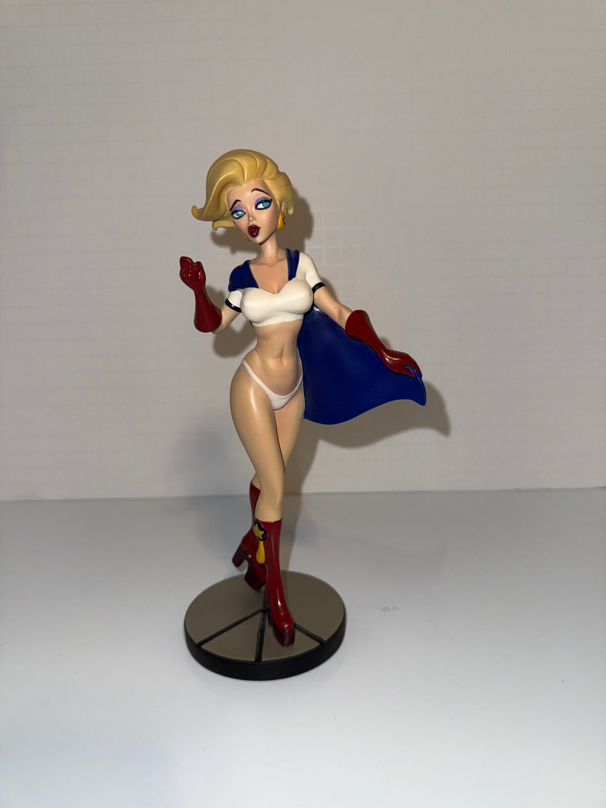 electric tiki statue Holly Starlite