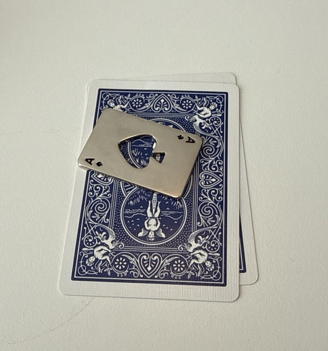 Ace Of Spade Shaped Cutout Card Guard Poker Hand Protector Metal NEW Ace Of Spade Shaped Cutout Card Guard Poker Hand Protector Metal NEW