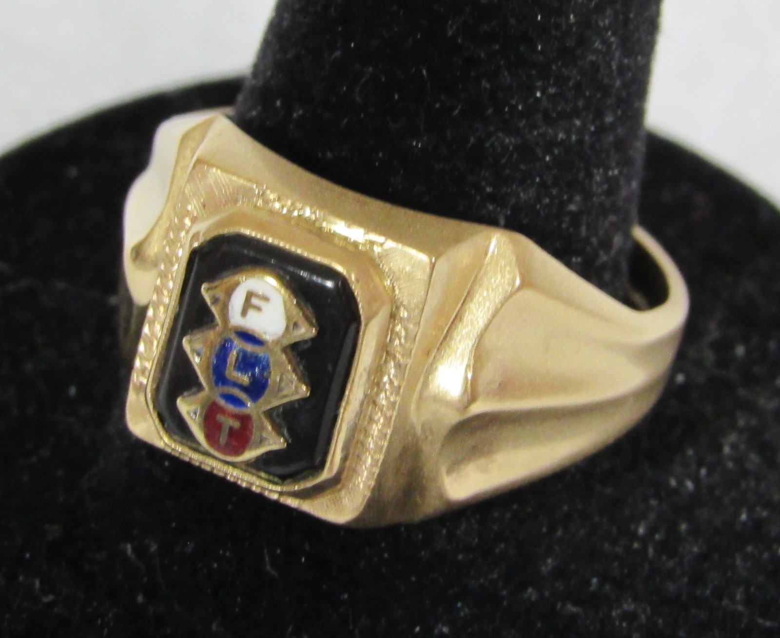Independent Order of Odd Fellows (IOOF) FLT 10K Gold Ring Size 11 Fraternal 4.6G Independent Order of Odd Fellows (IOOF) FLT 10K Gold Ring Size 11 Fraternal 4.6G