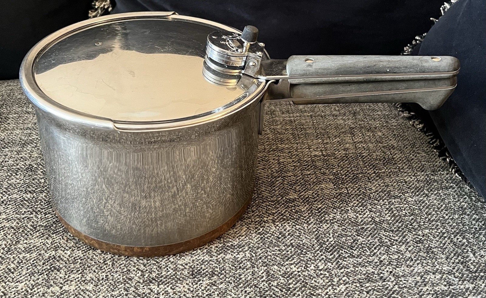 Revere Ware 4 qt Copper Clad Pressure Cooker Stainless Steel Vintage Bakelite