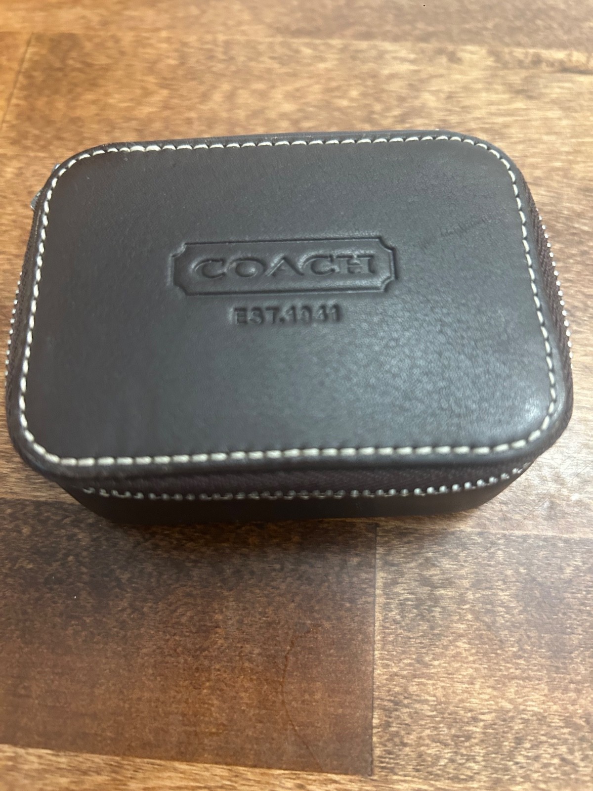 MINT Coach Y2K Vintage Coach Embossed Dark Brown Leather w/Contrast Stitching MINT Coach Y2K Vintage Coach Embossed Dark Brown Leather w/Contrast Stitching