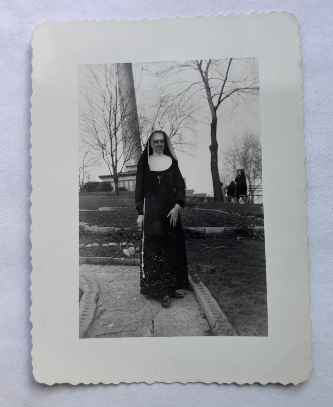 Vintage B&W Snapshot Photo Catholic Nun Habit Holding Rosary Deckle Edge Photo
