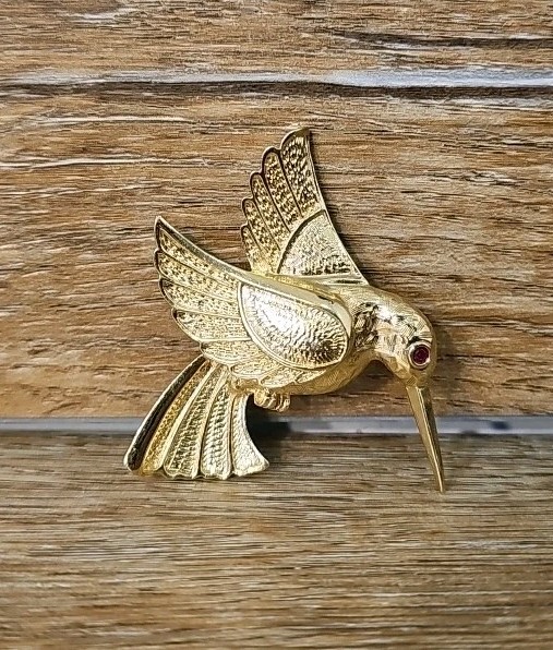Hummingbird Pin Brooch Red Rhinestone Eye Gold Tone Bird Flying 2\