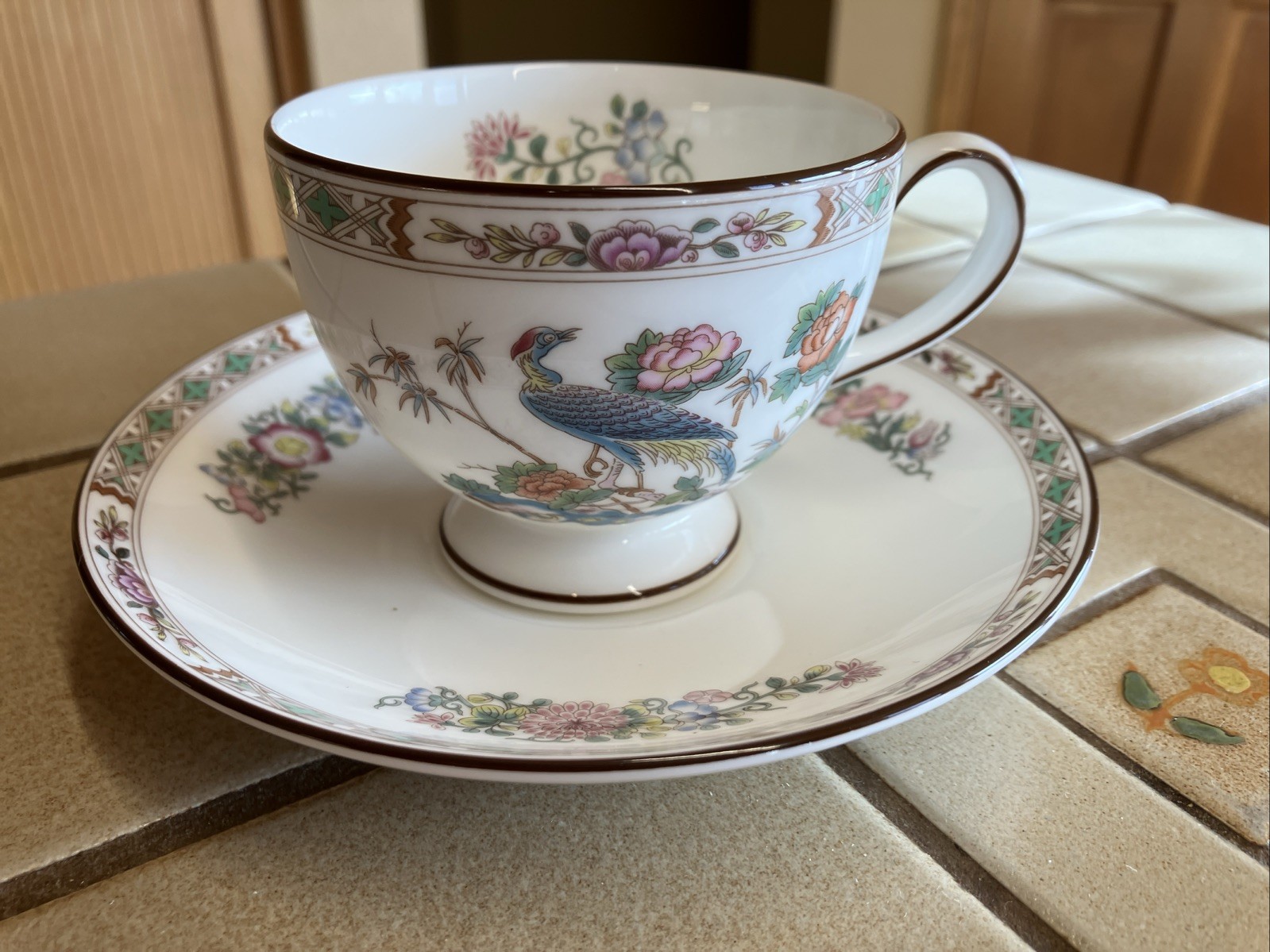 WEDGWOOD KUTANI CRANE BONE CHINA 6 SETS CUP & SAUCER