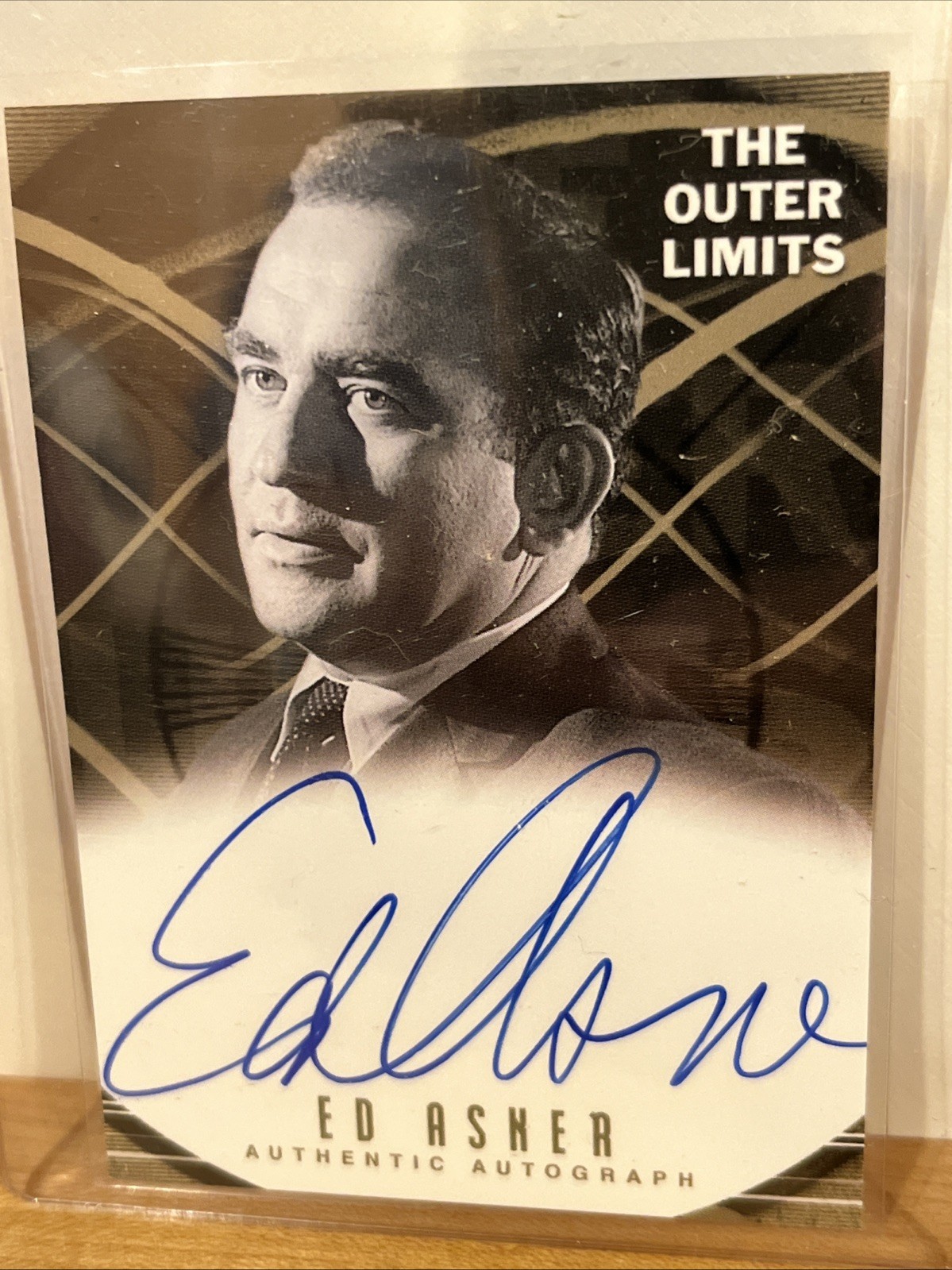 2002 The Outer Limits Premiere Edition Ed Asner Autograph Auto A8 Card