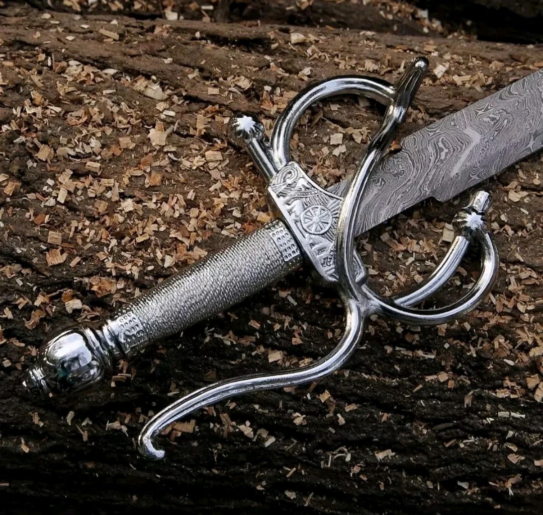 Marvelous Handmade Damascus Steel Medieval / Rapier Sword With Leather Sheath.