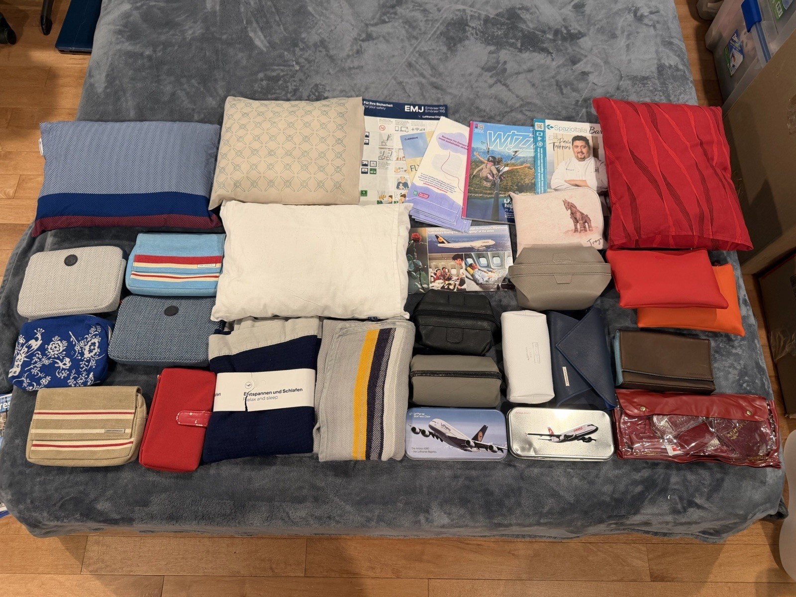Lot Of Airline Collectibles Lufthansa British Airways Air France Lot Of Airline Collectibles Lufthansa British Airways Air France