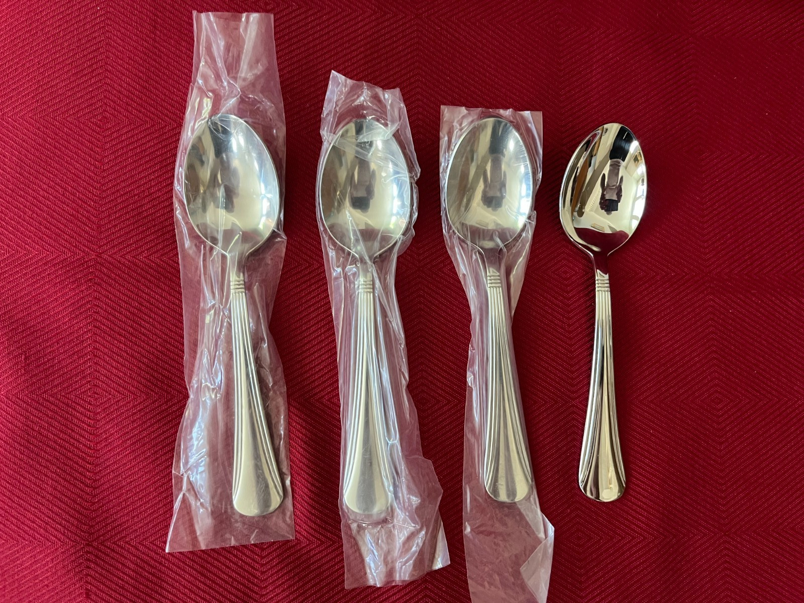 Reed & Barton Piazza Navonna II Glossy Stainless Oval Soup Spoons-4