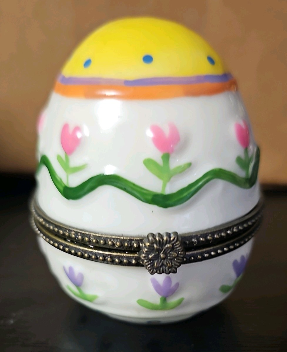 Vintage Easter Egg Hinged Trinket Box 2001 Porcelain 2 3/8 Inch