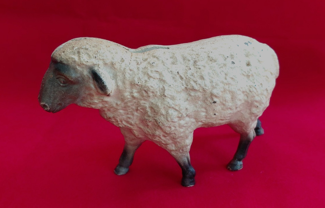 Vintage/Antique Cast Iron Sheep Still Bank ~ Nice Paint