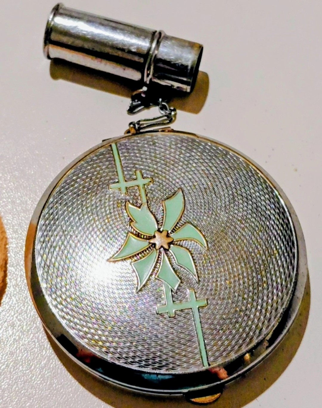Vintage Silver Tone Floral Cosmetic Compact w/ Mirror & Powder Puff