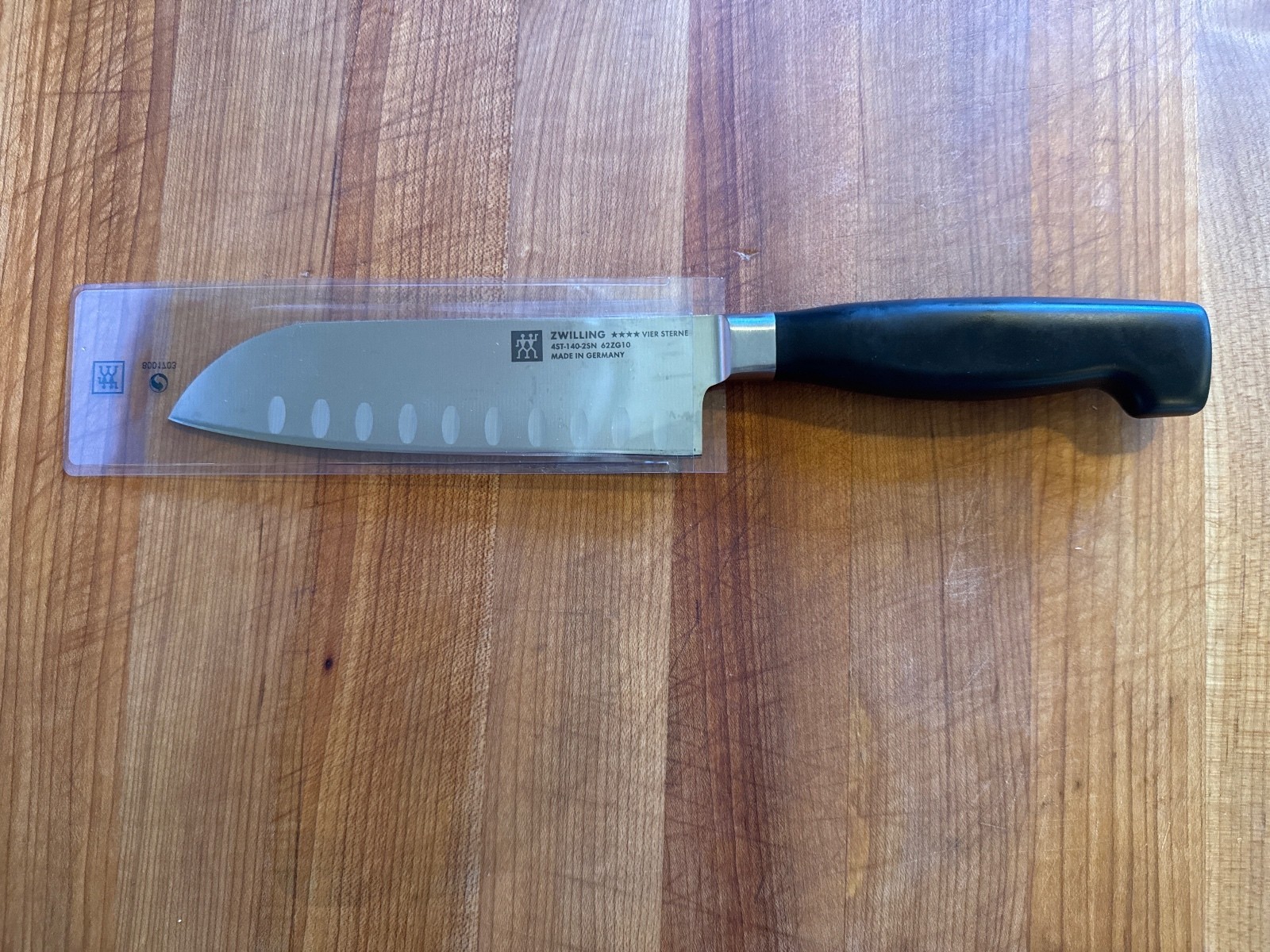 Zwilling Four Star ⭐️⭐️⭐️⭐️ 5.5” Hollow Edge Santoku Knife