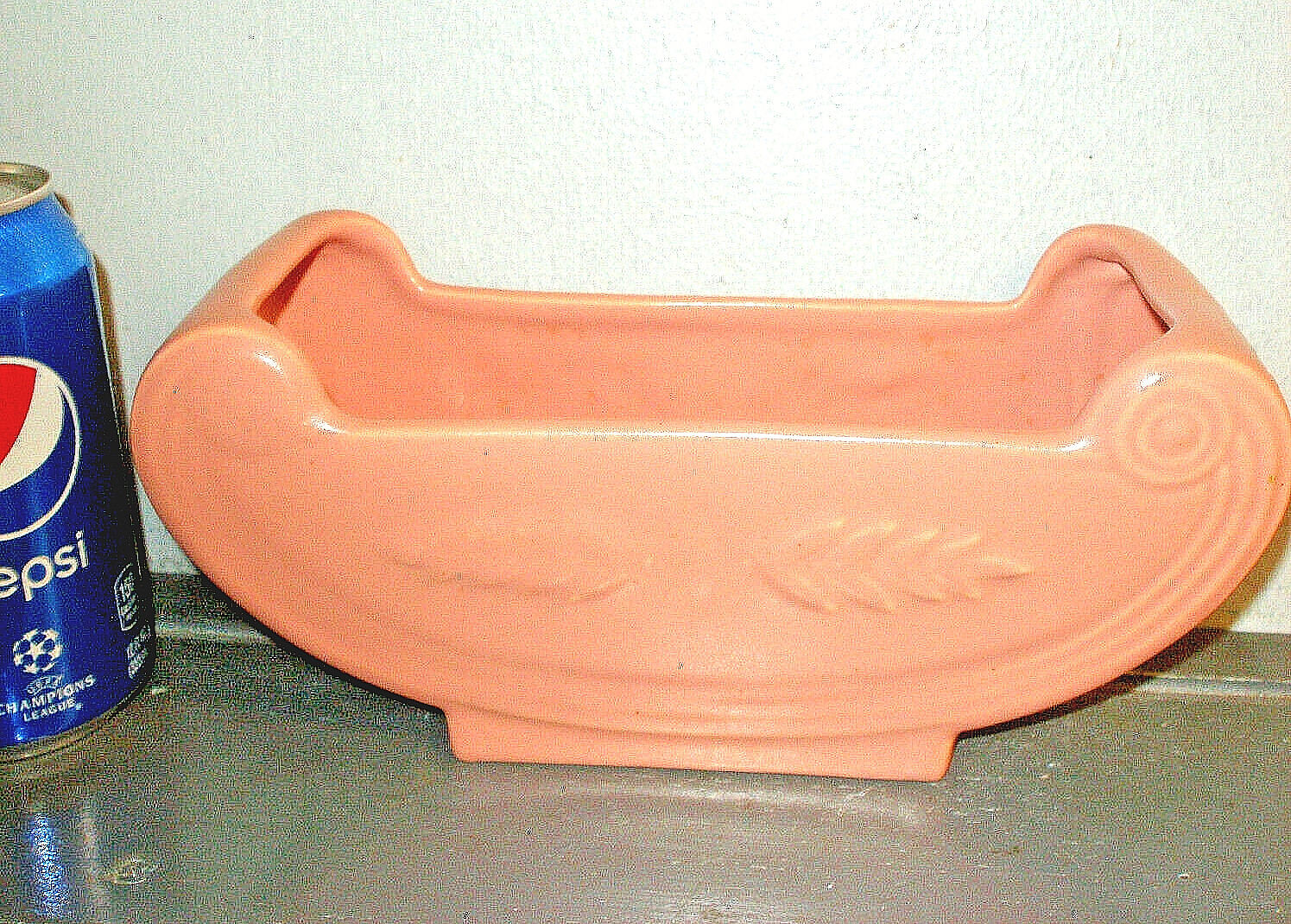 RARE ABINGDON ART DECO POTTERY PLANTER VASE #536 SCROLL FERN DESIGN - MATTE PINK