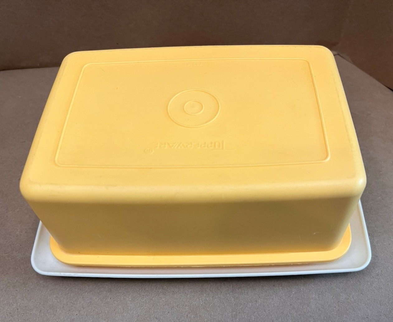 Vtg Tupperware 1lb Butter Or Cream Cheese Keeper Golden Harvest 780-6 Vtg Tupperware 1lb Butter Or Cream Cheese Keeper Golden Harvest 780-6