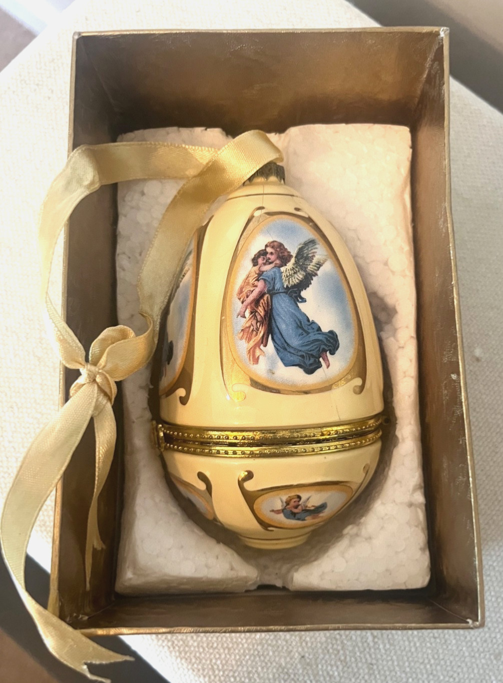 Mr. Christmas Valerie Parr Hill Musical Egg Ornament Trinket Cream Angels, boxed