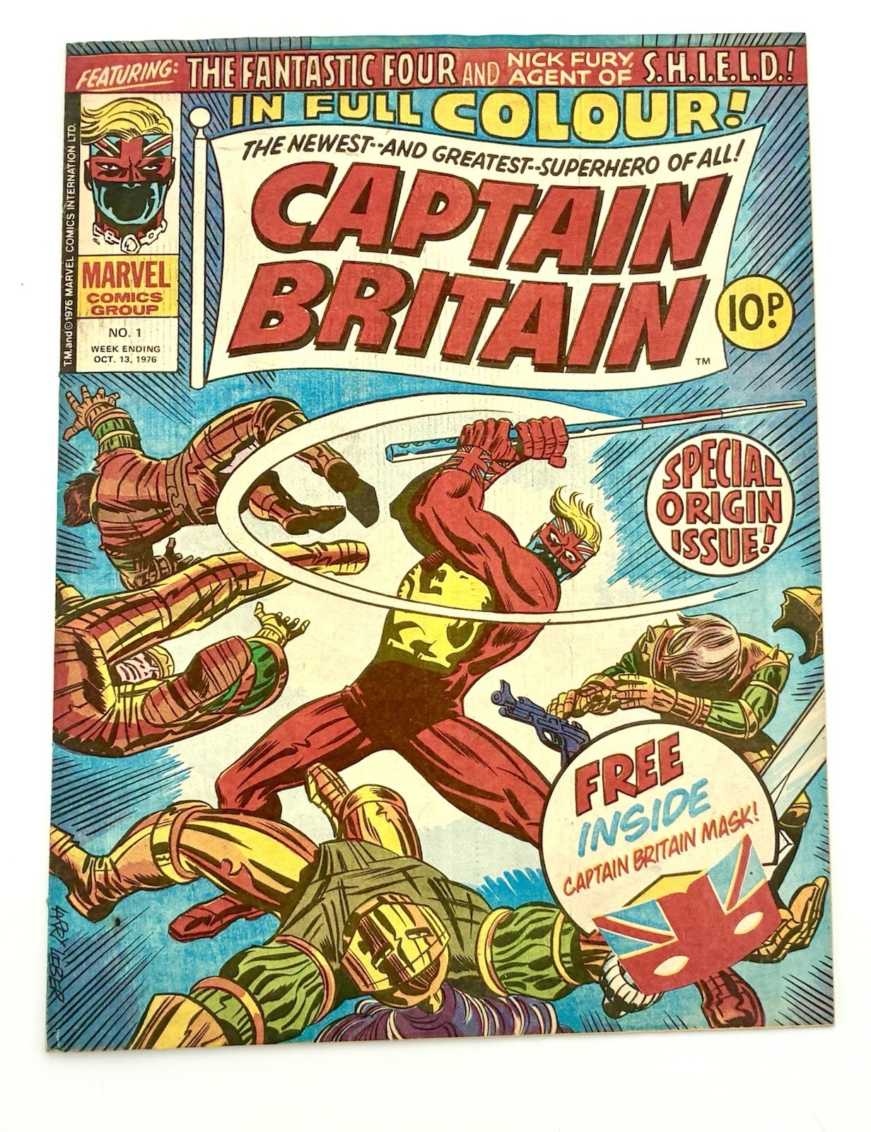 Captain Britain #1 1976 9.0 VF/NM 🔑 1st Captain Britain Roma w/mask