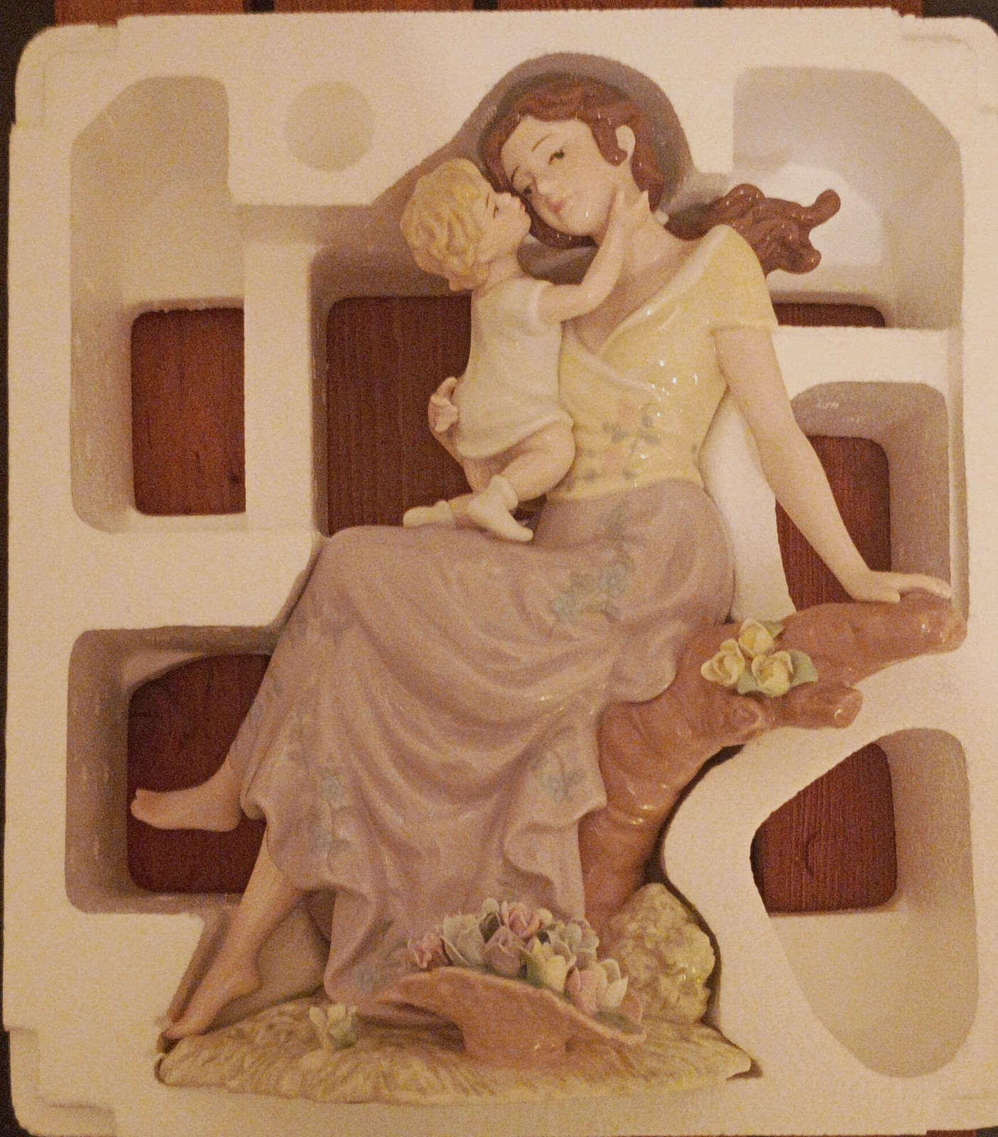 Vintage MTME Porcelain Mother and Child Figurine 10 5/8 Inches Tall