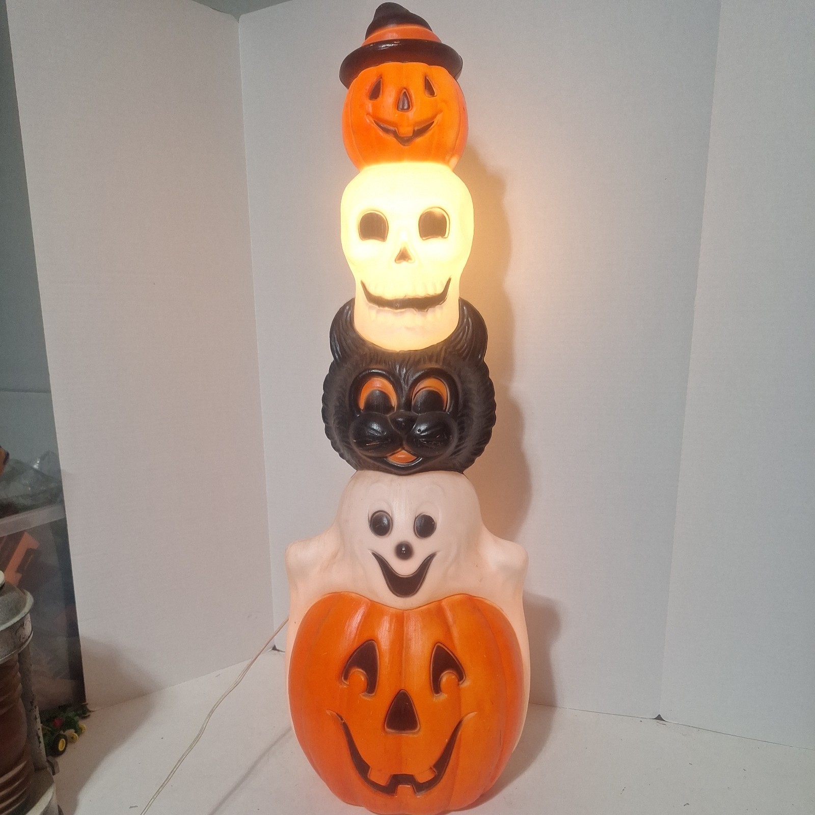 Vintage Empire Halloween Totem Pumpkins Ghost Cat Skull 32 inch Lighted Blowmold Vintage Empire Halloween Totem Pumpkins Ghost Cat Skull 32 inch Lighted Blowmold
