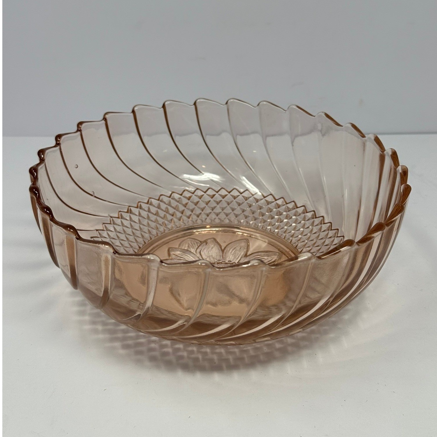 Vintage Pink Depression Glass Sunflower Bowl Swirl Ribbed Diamond Pattern 9 Inch Vintage Pink Depression Glass Sunflower Bowl Swirl Ribbed Diamond Pattern 9 Inch