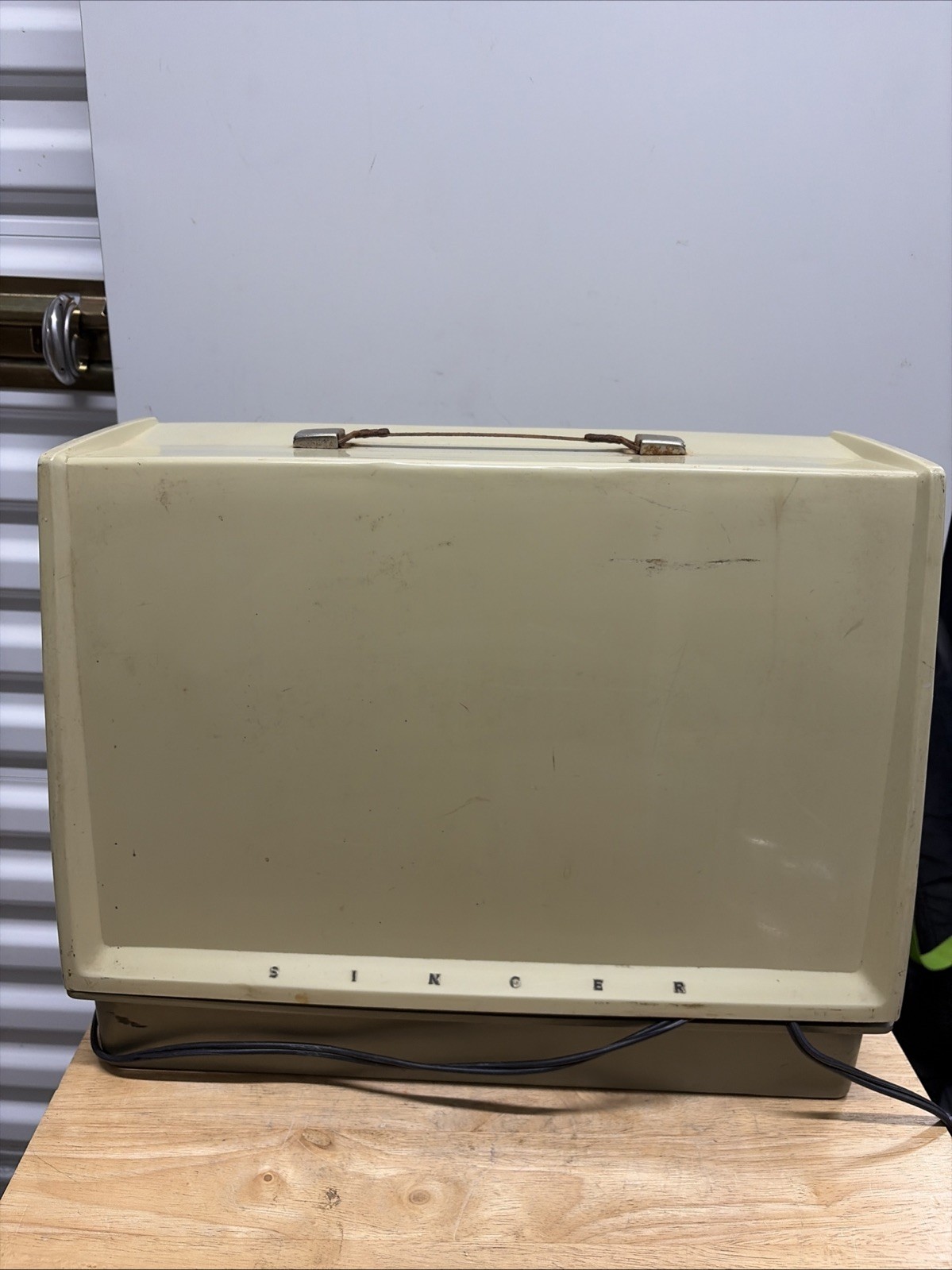 SPARTAN SINGER 327K Sewing Machine - Powers On, Need Repair *READ*