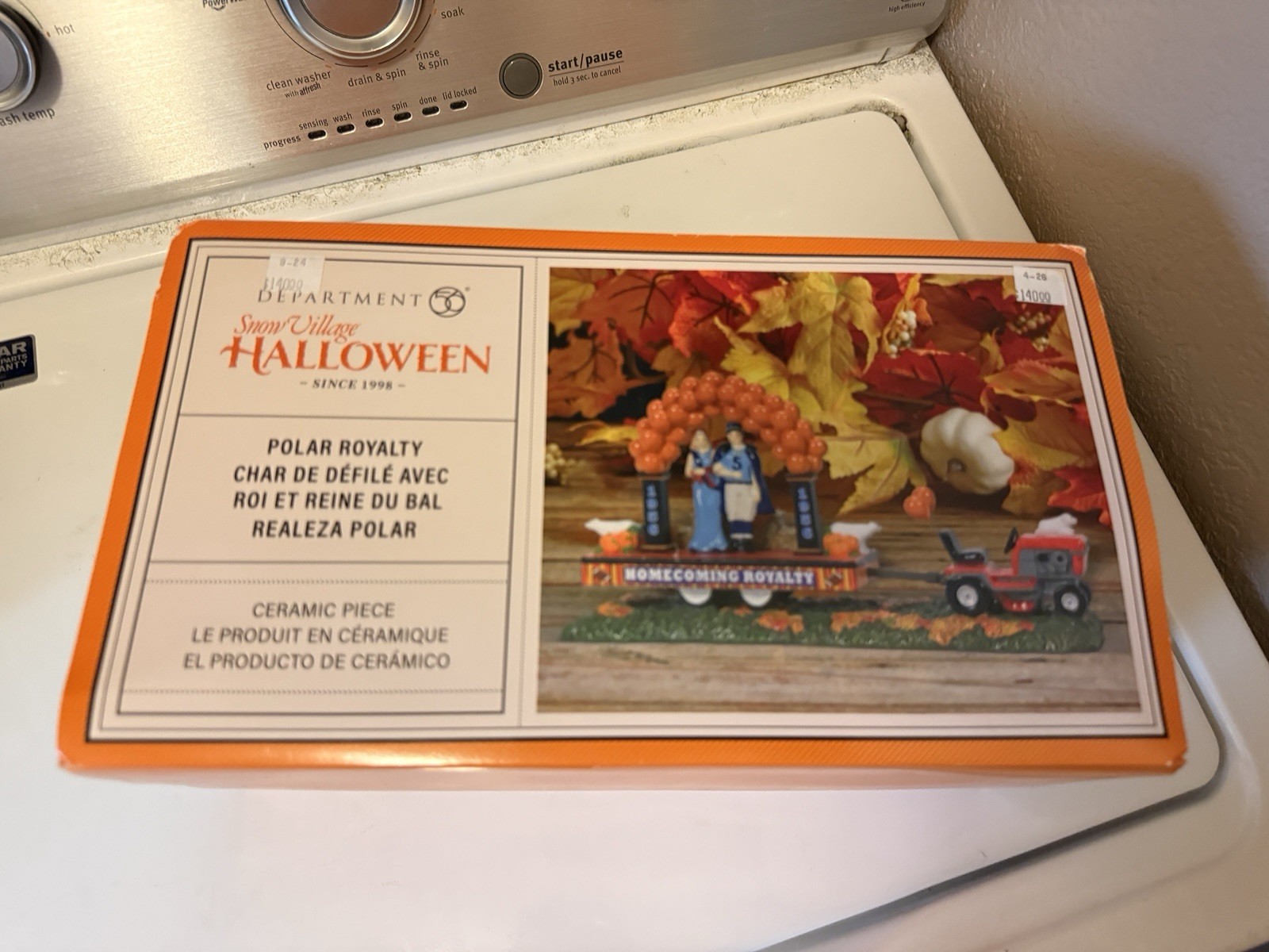 Dept 56 - Snow Village Halloween -Polar Royalty #6011446