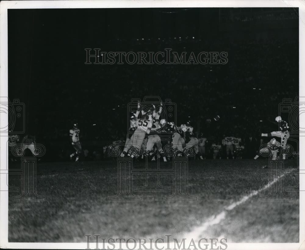 1961 Press Photo College All-Stars playing against the Philadelphia Eagles at
