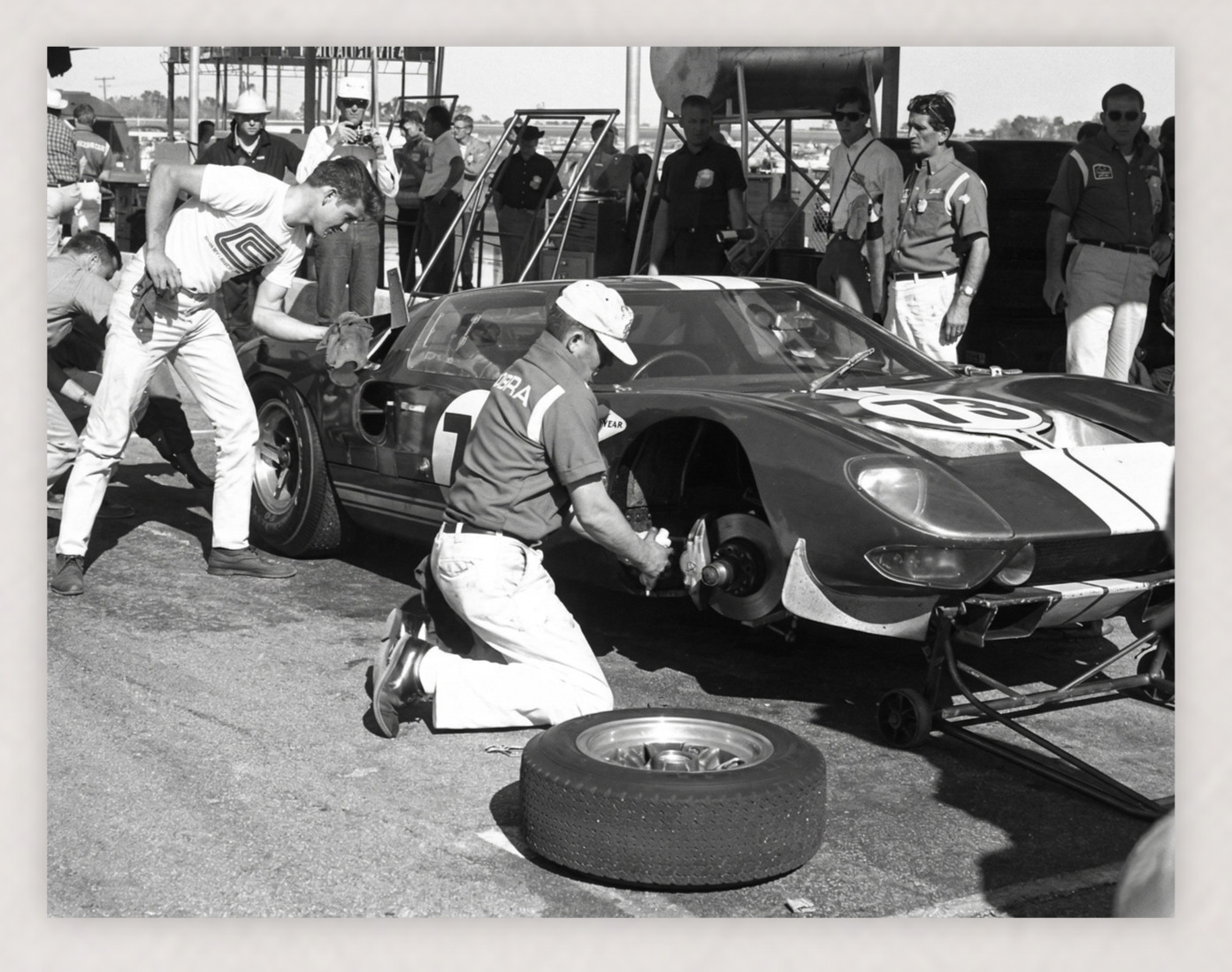 11X8.5 COBRA PIT CREW WORKING A 1964 FORD GT40 REPRODUCTION PRINT