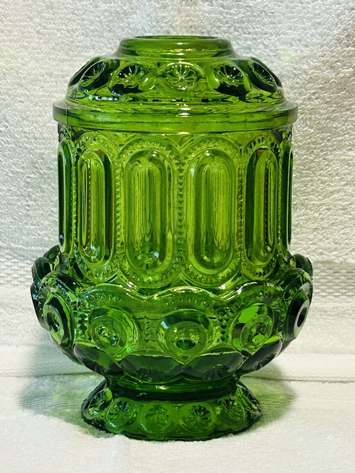 Vintage L.E. Smith Moon and Stars Emerald Green Glass Fairy / Candle Lamp 6.5