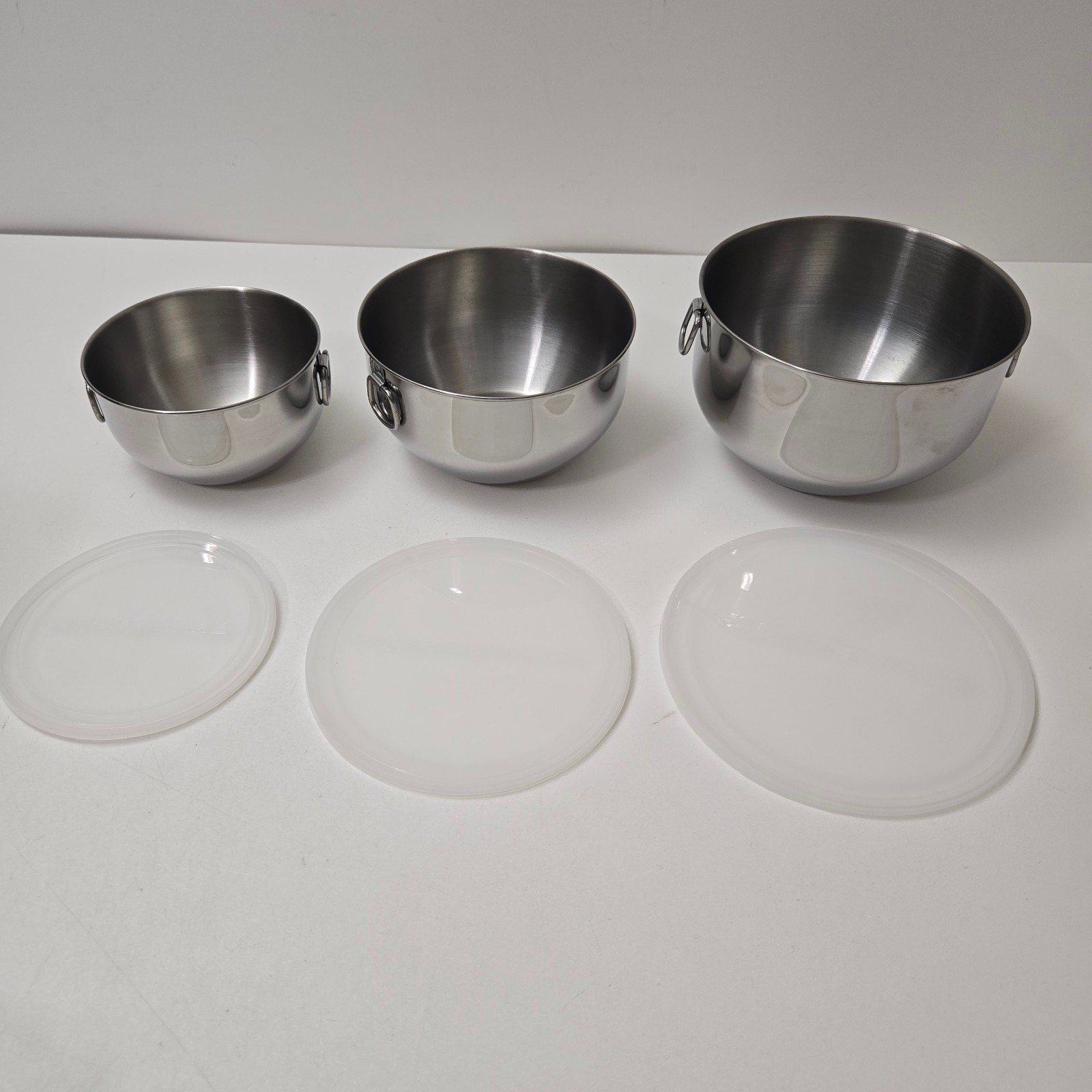 Vintage Farberware Nesting 3 Bowl Set Stainless Steel Thumb Rings & Lids